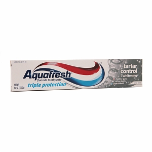 1396733116_07020023ImageAquafreshTripleProtectionTartarControlWhiteningFluorideToothpasteCleanMint.JPG